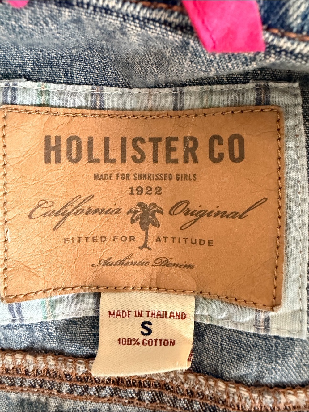 Hollister - Upcycled Light Wash Denim Jacket - Picture 6 of 8